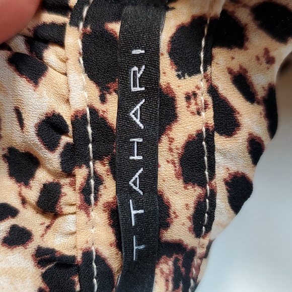 T Tahari ruffle woman blouse, long sleeves, size Small - Picture 8 of 8